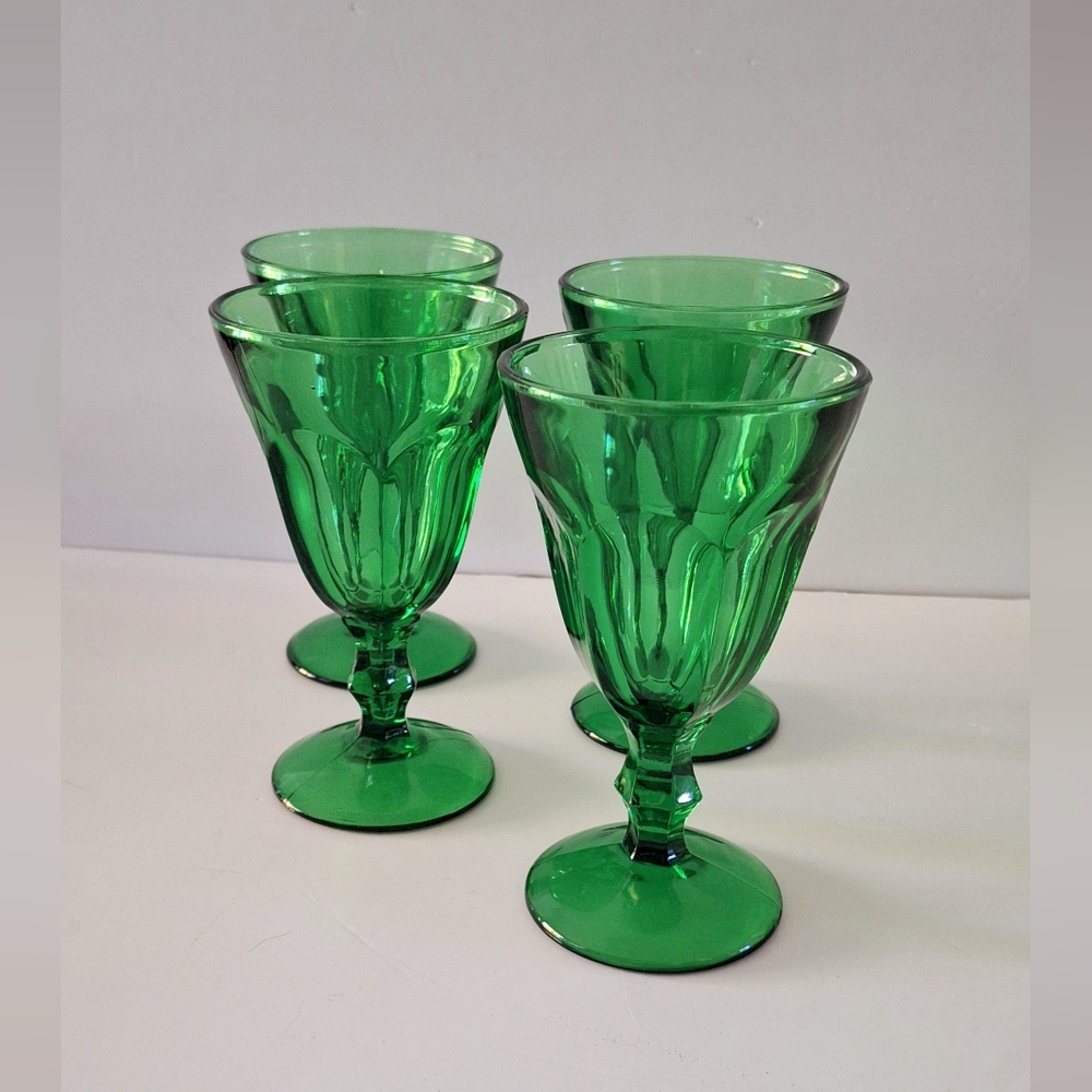 Set of 4 dessert cups green glass